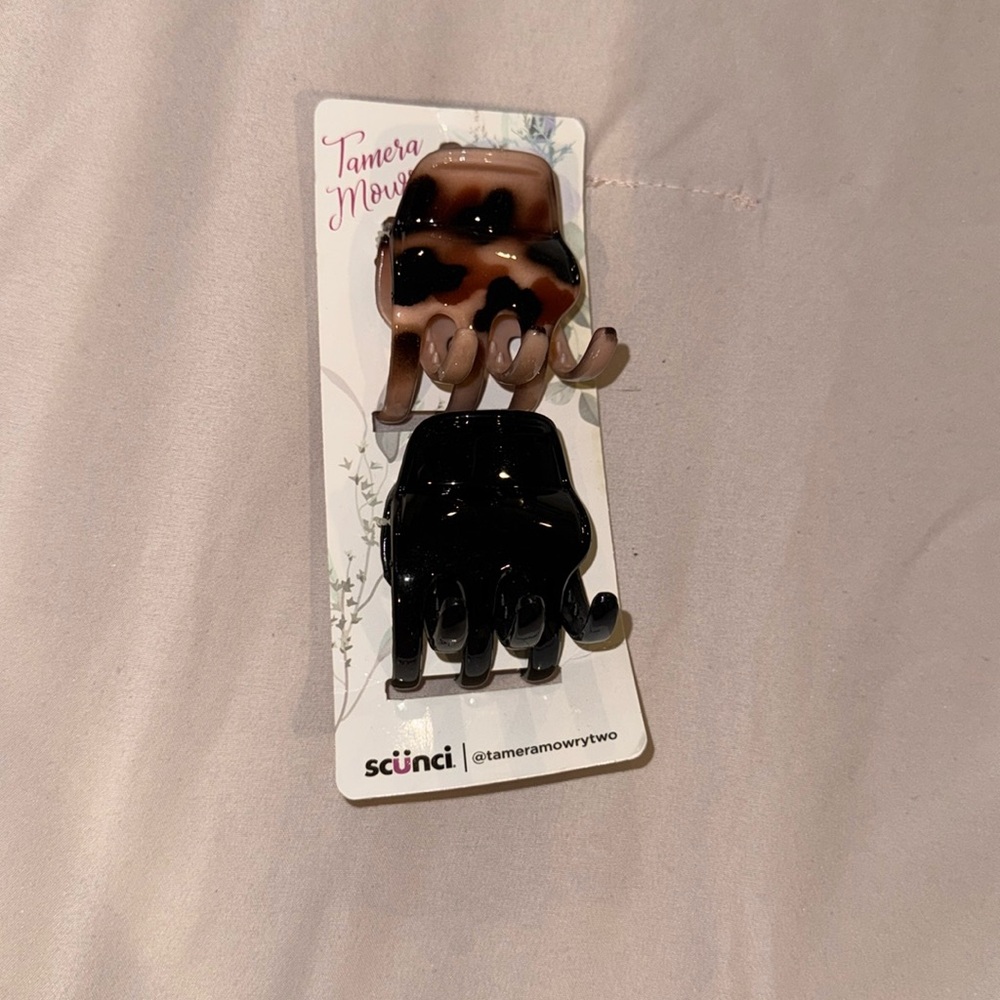 Brand New Scunci Hair Clips